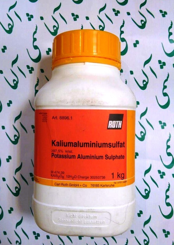 پتاسیم آلومینیوم سولفات Rothکد: 8896.1	 Potassium aluminium sulphate dodecahydrate≥98 %Aluminium potassium sulphate, Potassium AlumEmpirical formula KAI(SO4)2 · 12 H2OMolar mass (M) 474,39 g/molDensity (D) 1,73 Melting point (mp)ca. 92 °C(Solubility 139 g/l (H2O, 20 °CWGK 1CAS-Nr. [7784-24-9]EG-Nr. 233-141-3  